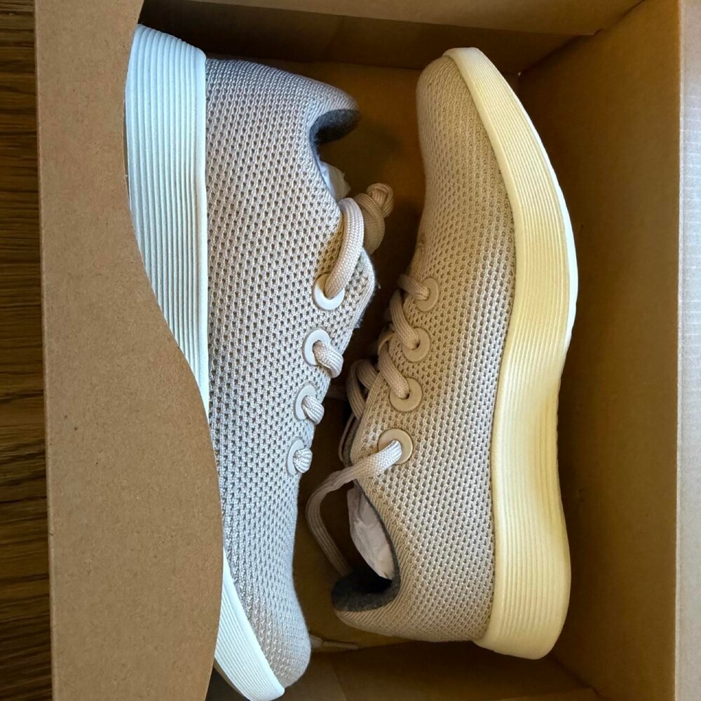Allbirds Tree Runner in cream & tan M8 #allbirds #sustainable - Picture 2 of 3
